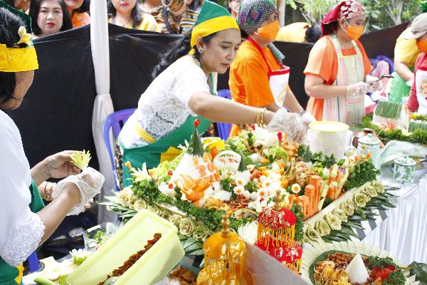 car2-tumpeng
